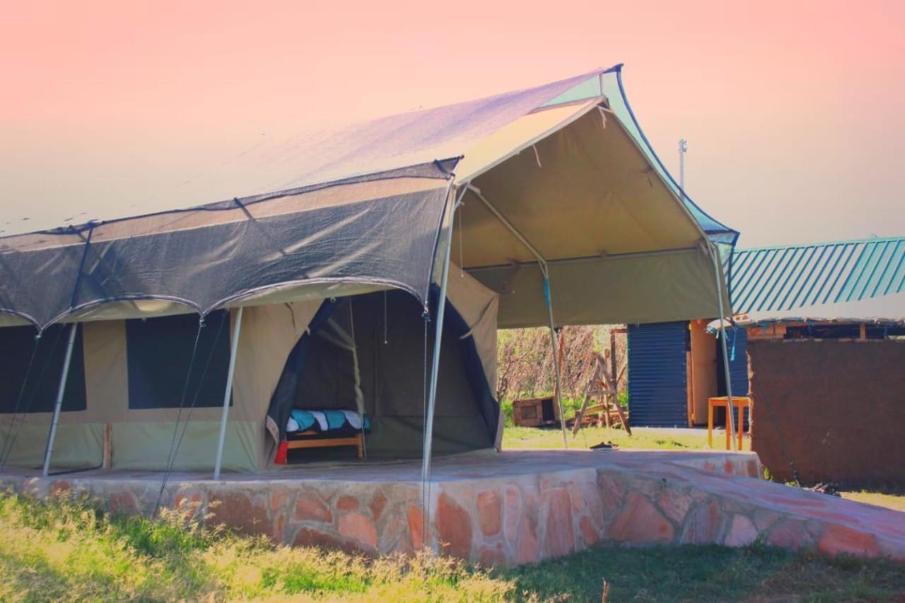 Отель Leruk Maasai Mara Camp Sekenani Экстерьер фото